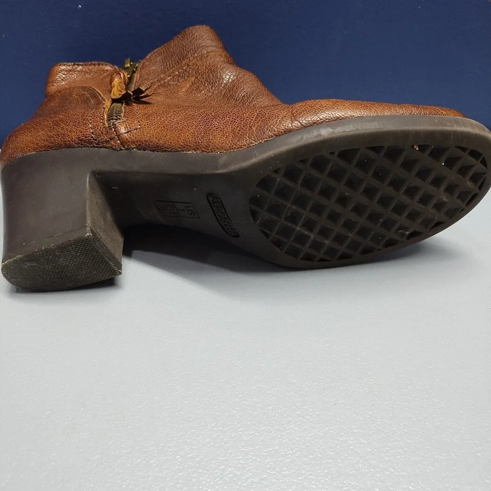 Acrobatic Ankle Boots Womens Sz‎ 7M Brown Leather Round Toe Block Heels Side Zip